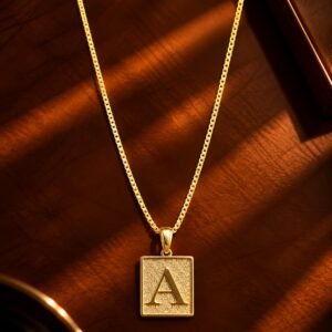 Colar Inicial Placa Premium Cravejado - A