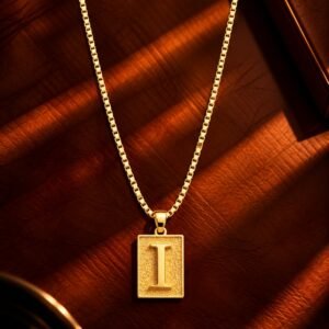 Colar Inicial Placa Premium Cravejado - I