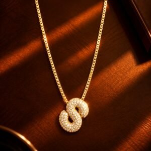 Colar Letra Bubble Cravejado Dourado - S