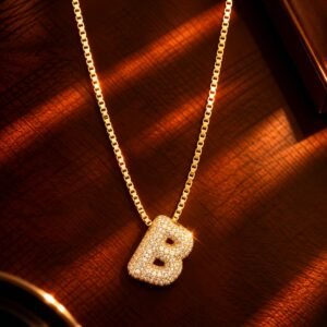 Colar Letra Bubble Cravejado Dourado - B