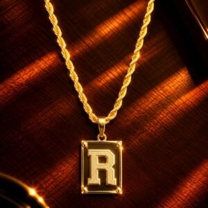 Colar Inicial Placa Premium - R
