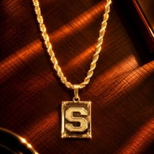 Colar Inicial Placa Premium - S