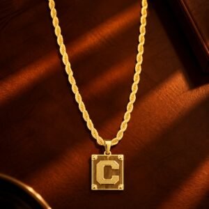 Colar Inicial Placa Premium - C