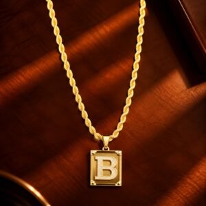 Colar Inicial Placa Premium - B