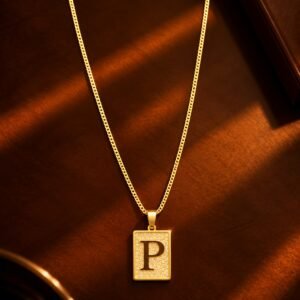 Colar Inicial Placa Premium Cravejado - P